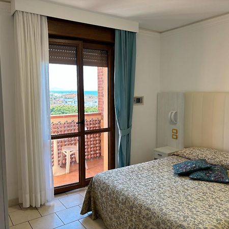 Hotel Ariston Marina di Grosseto Exterior foto