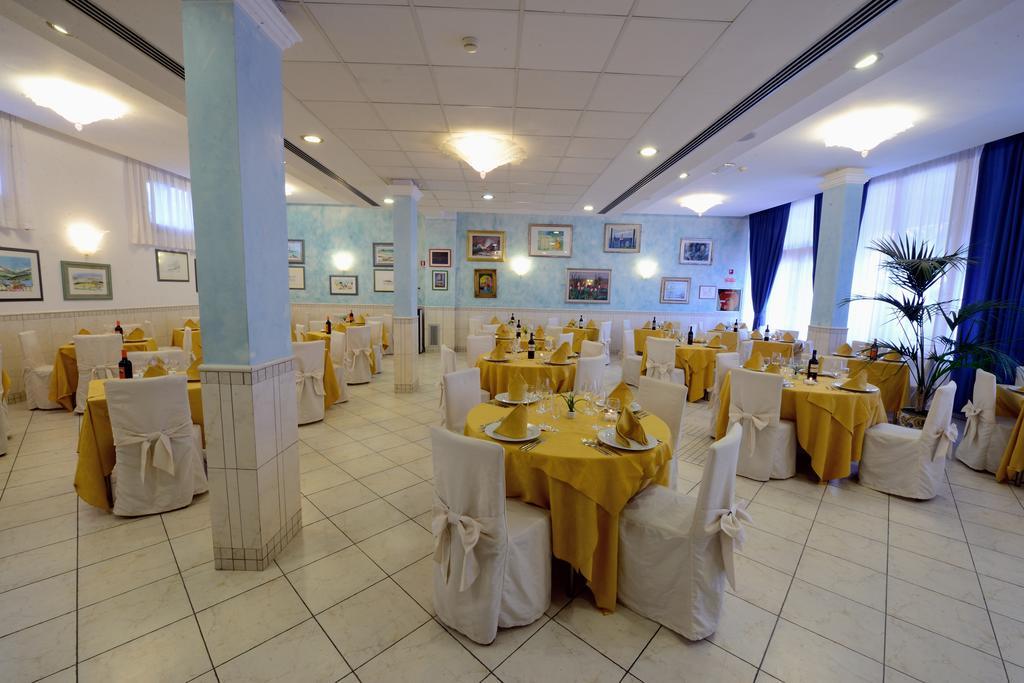 Hotel Ariston Marina di Grosseto Exterior foto