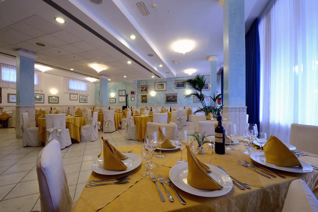 Hotel Ariston Marina di Grosseto Exterior foto
