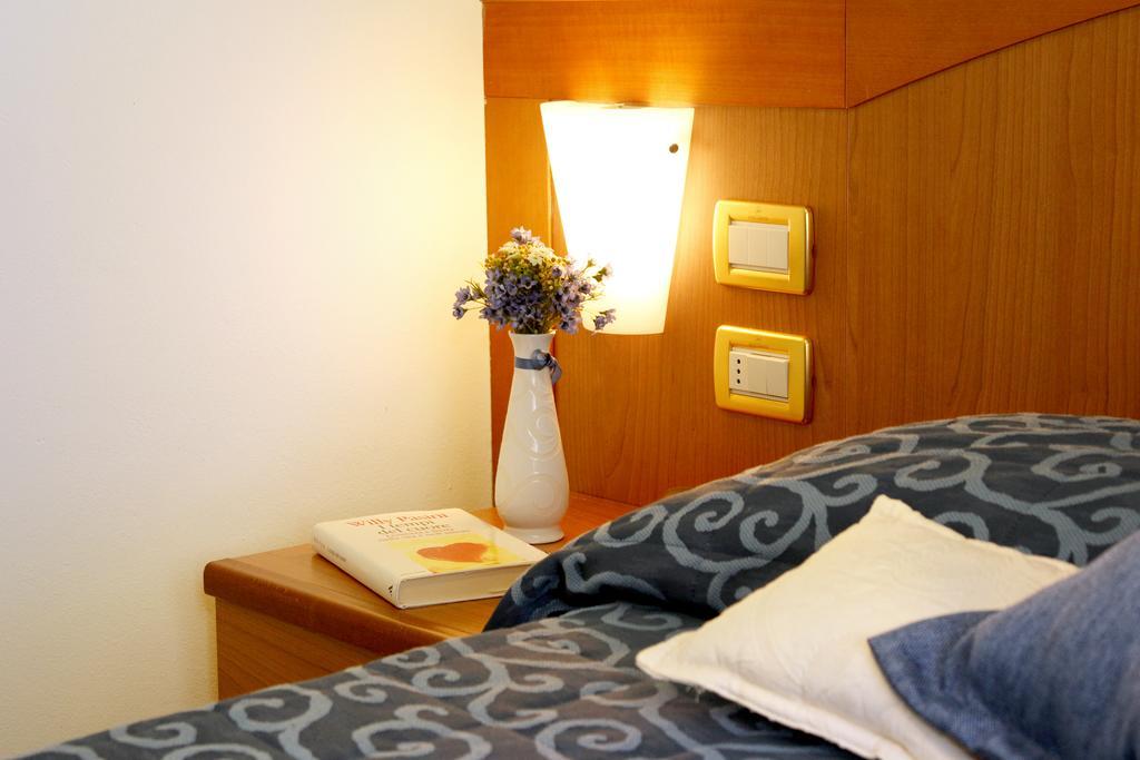 Hotel Ariston Marina di Grosseto Exterior foto