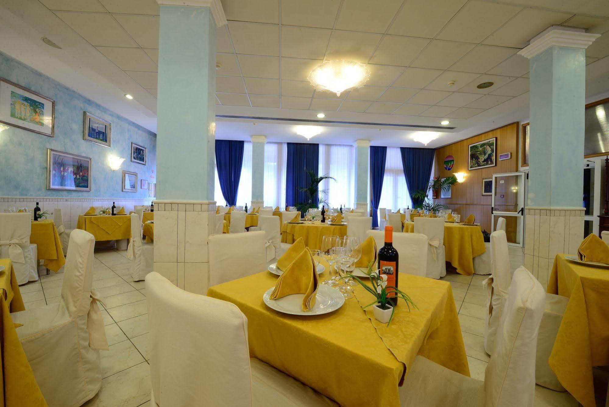 Hotel Ariston Marina di Grosseto Exterior foto